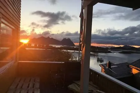 Hyggelig Bolig Mellom Hav Og Fjell *